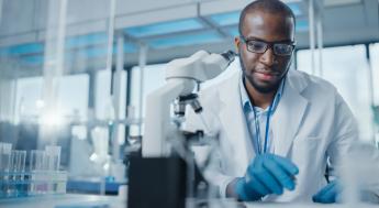 Lab technician in the lab